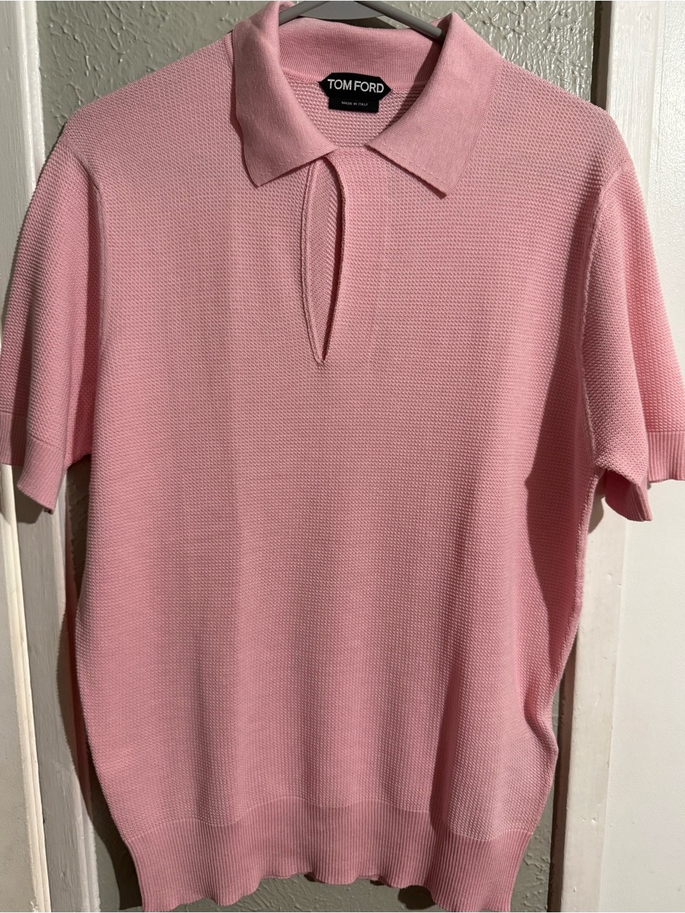 Tom Ford Light Pink Short-Sleeve Polo with Keyhole Collar/Made in Italy Luxury